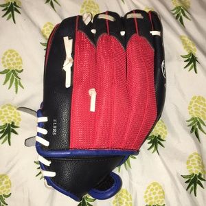 A softball/baseball Mitt!